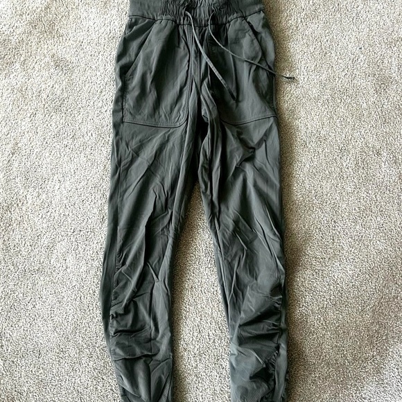 lululemon athletica Pants - LuluLemon joggers! Like new.